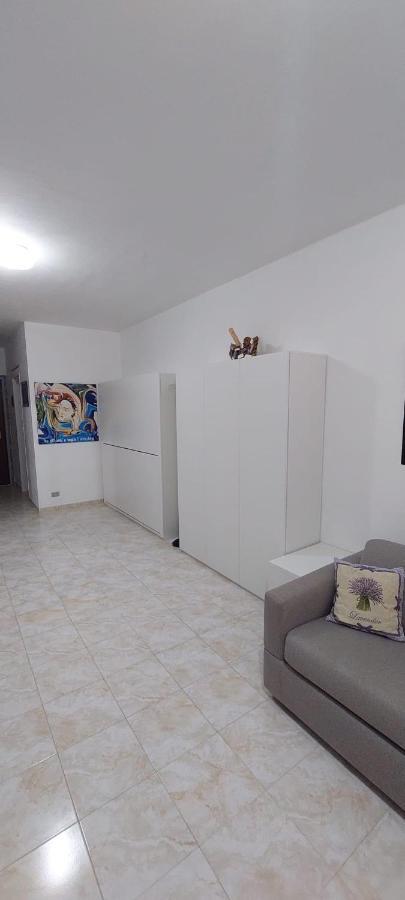 Апартаменты Ampio Monolocale Con Terrazzo - A 2 Passi Dal Mare
